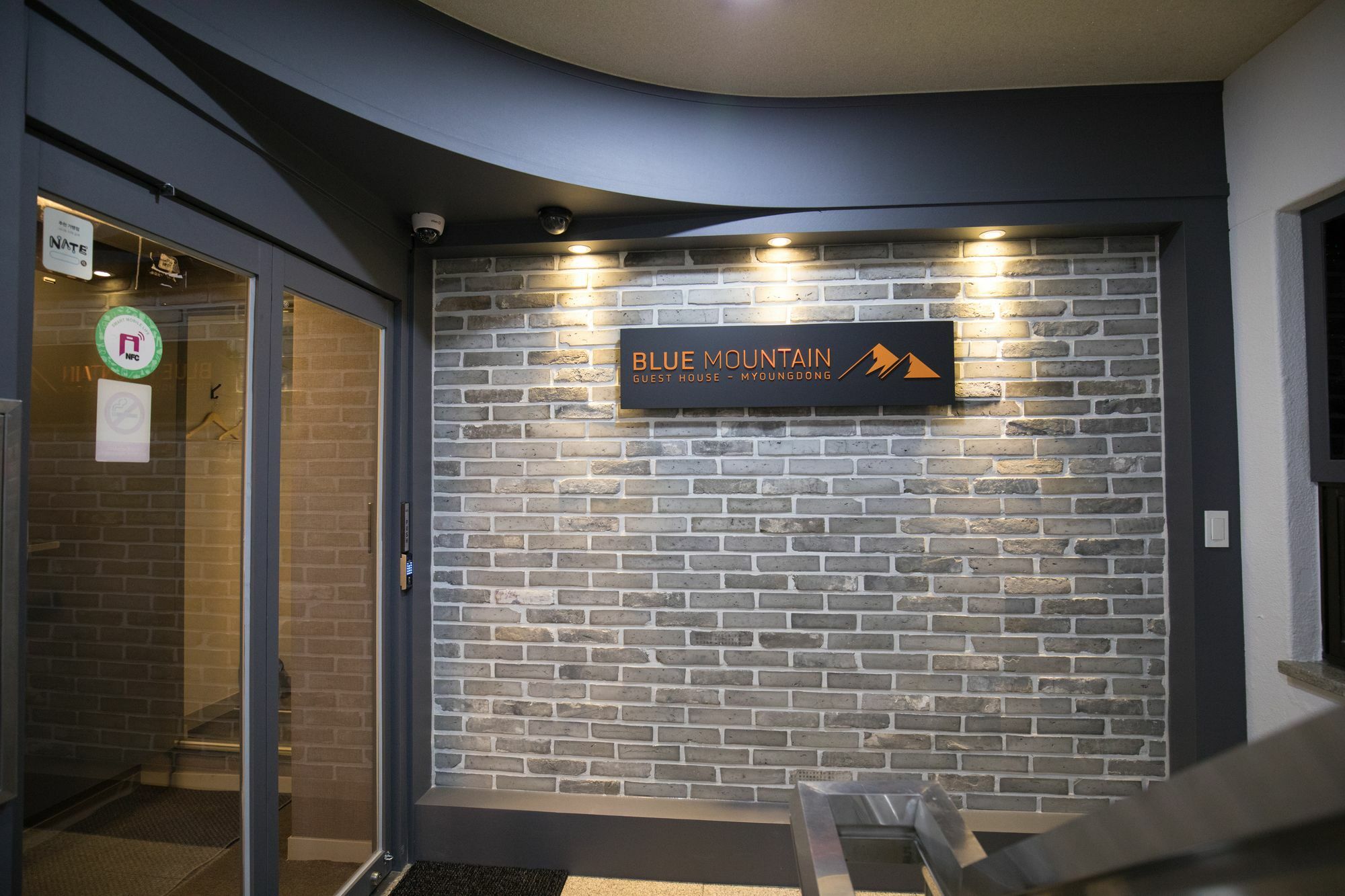 Blue Mountain Myeong-Dong Hotel Seoul Exterior photo