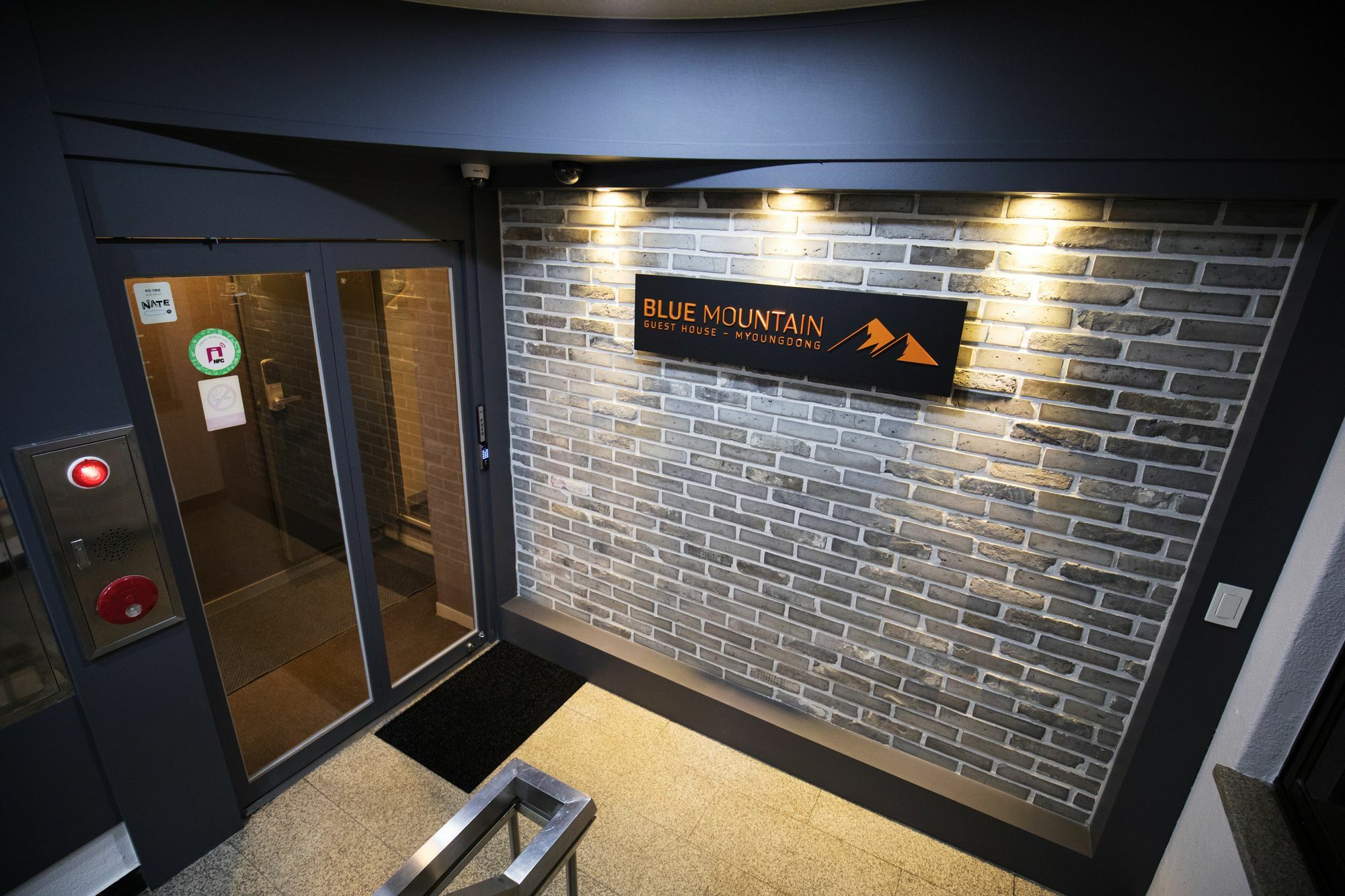 Blue Mountain Myeong-Dong Hotel Seoul Exterior photo